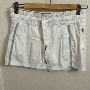 NWT Lululemon leader of the track skirt size 4